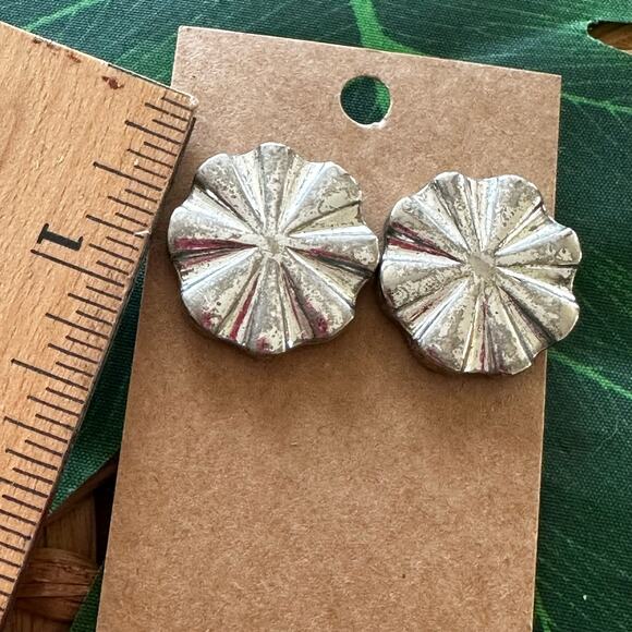 BOGO FREE SILVER VINTAGE BUTTON STATEMENT EARRINGS - Picture 2 of 6